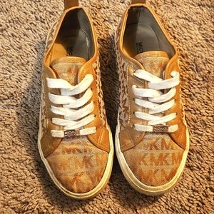 Michael Kors Tan & Brown MK Patterned Girl Shoes Kids Size 2